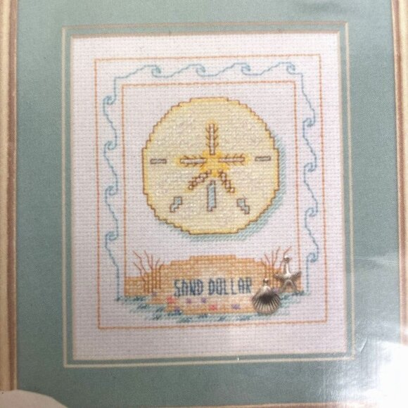 Seaside Stitches & More Sand Dollar Cross stitch kit #05092556 - Picture 10 of 13